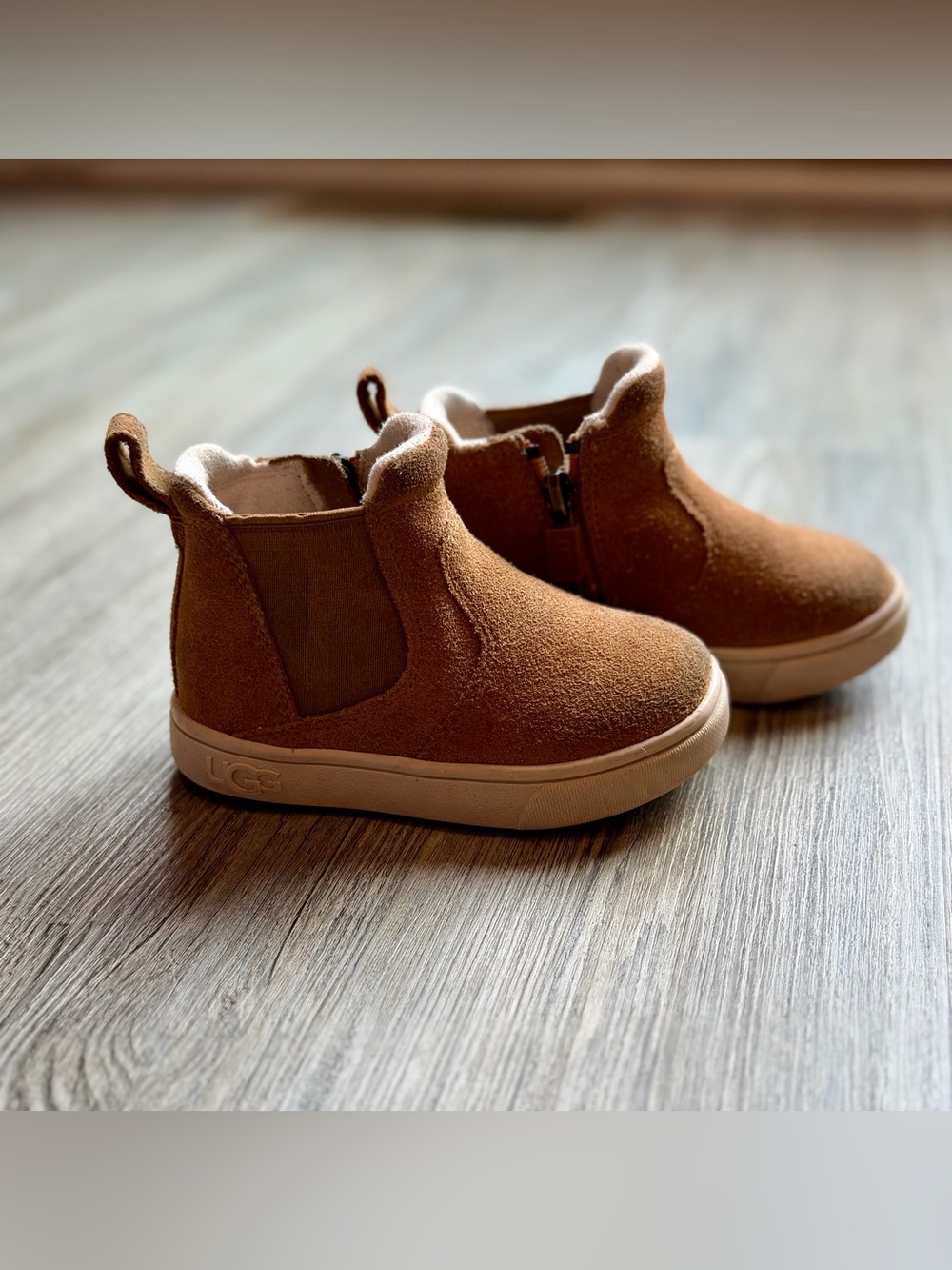 UGG Kids Chestnut Suede Chelsea Boots